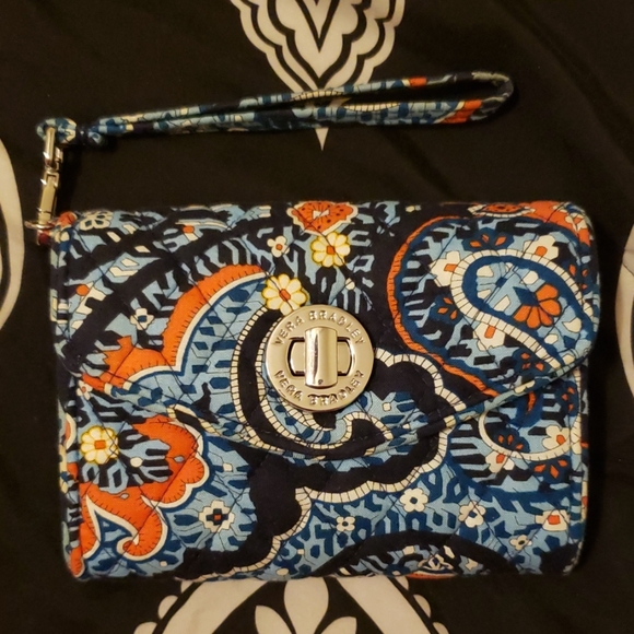 Vera Bradley Wristlet - Picture 1 of 2